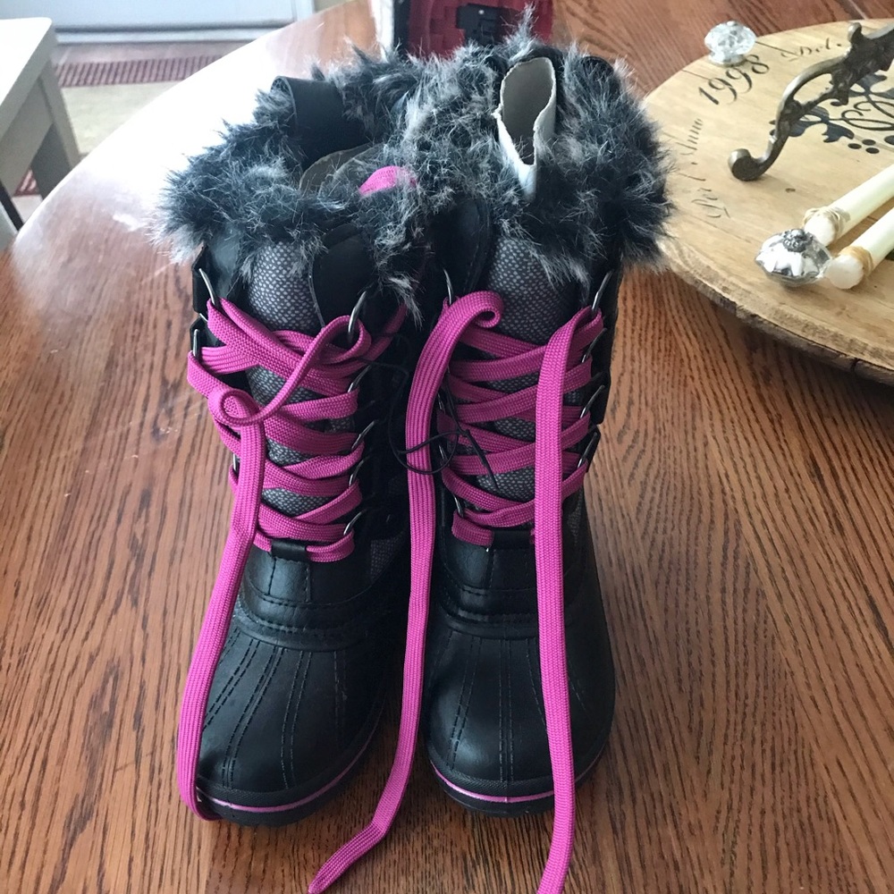 Very Cool Girl’s Boots